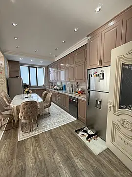 Satılır 3 otaqlı mənzil 147 m²