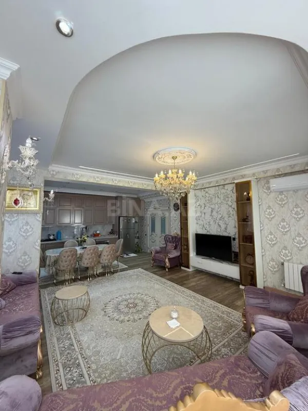 Satılır 3 otaqlı mənzil 147 m²