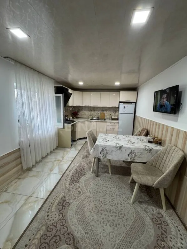 Satılır 5 otaqlı həyət evi 100 m²