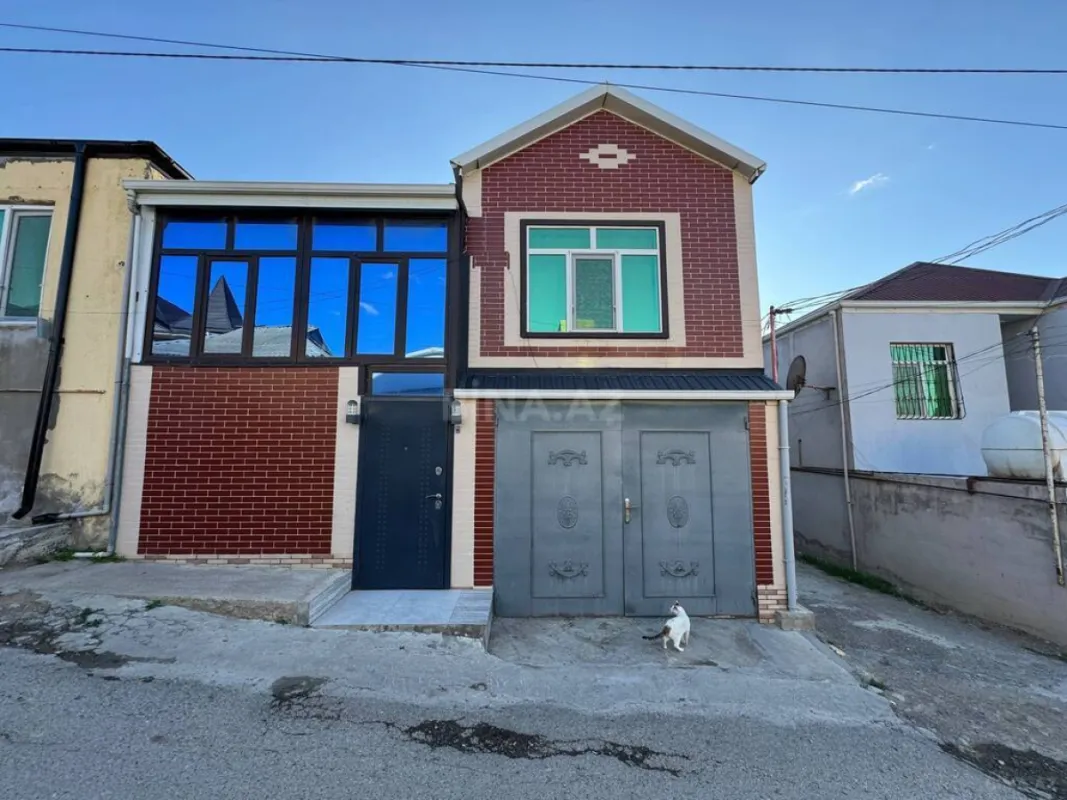 Satılır 5 otaqlı həyət evi 100 m²