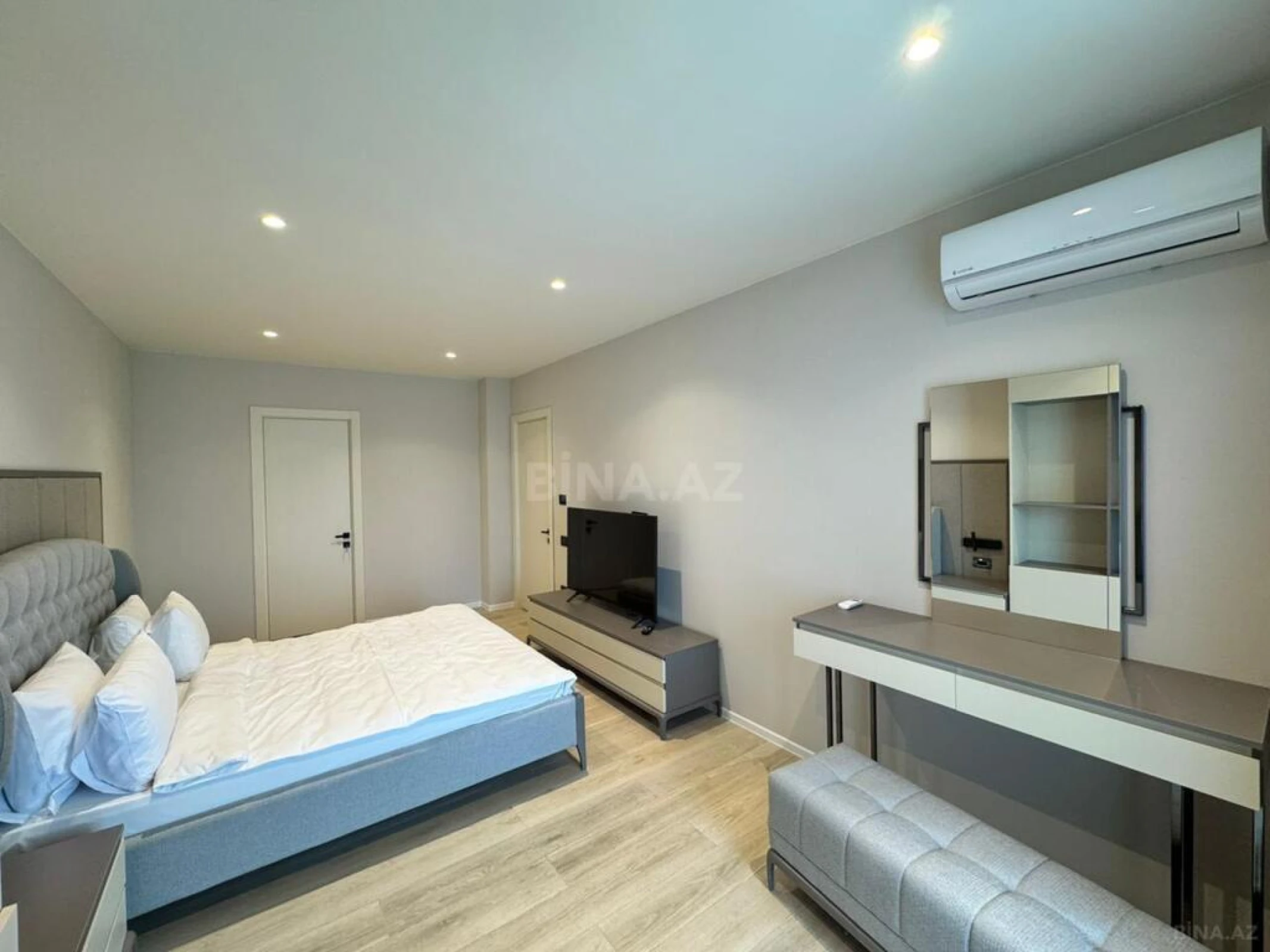 Satılır 2 otaqlı mənzil 99.5 m²