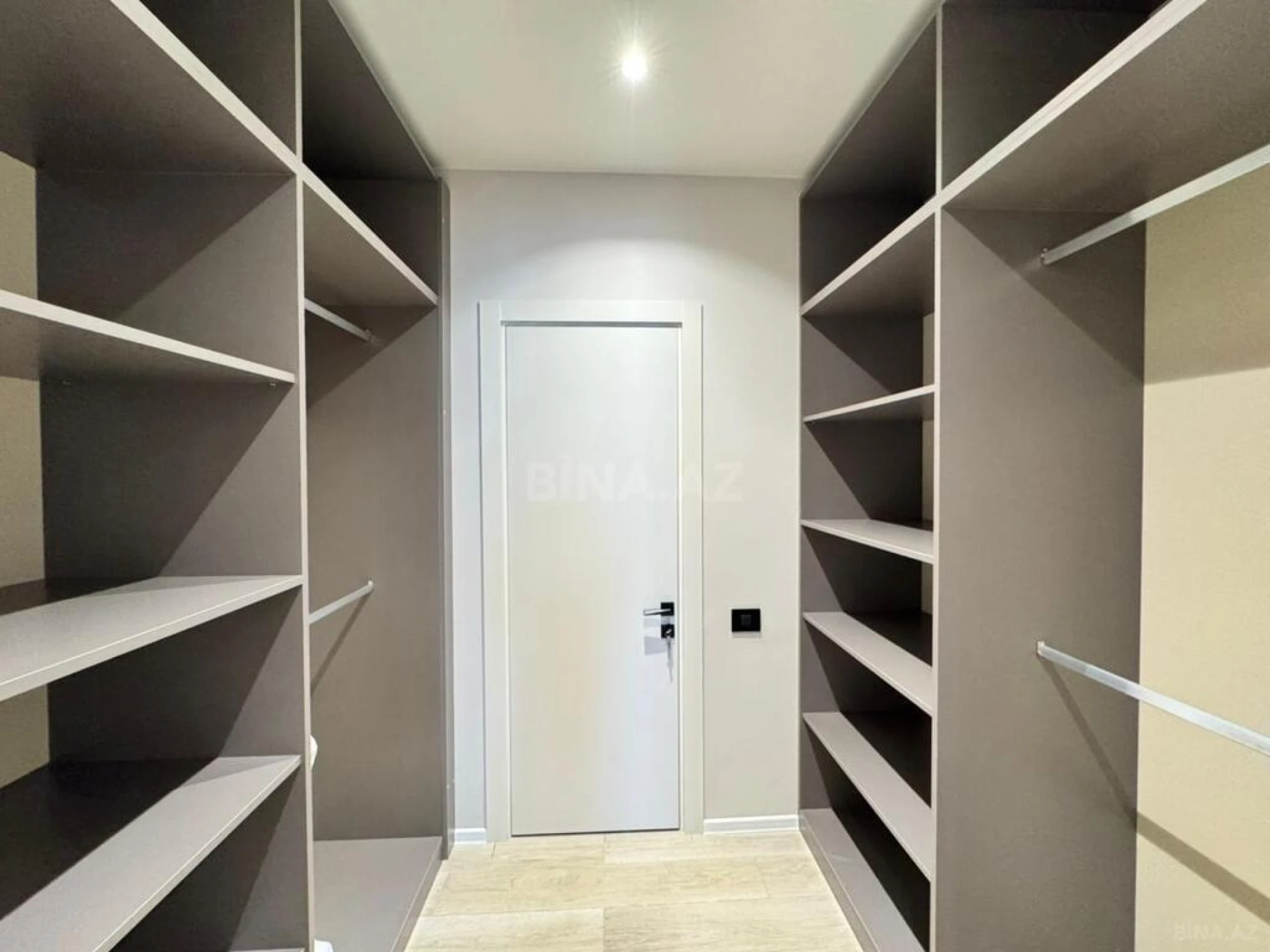 Satılır 2 otaqlı mənzil 99.5 m²