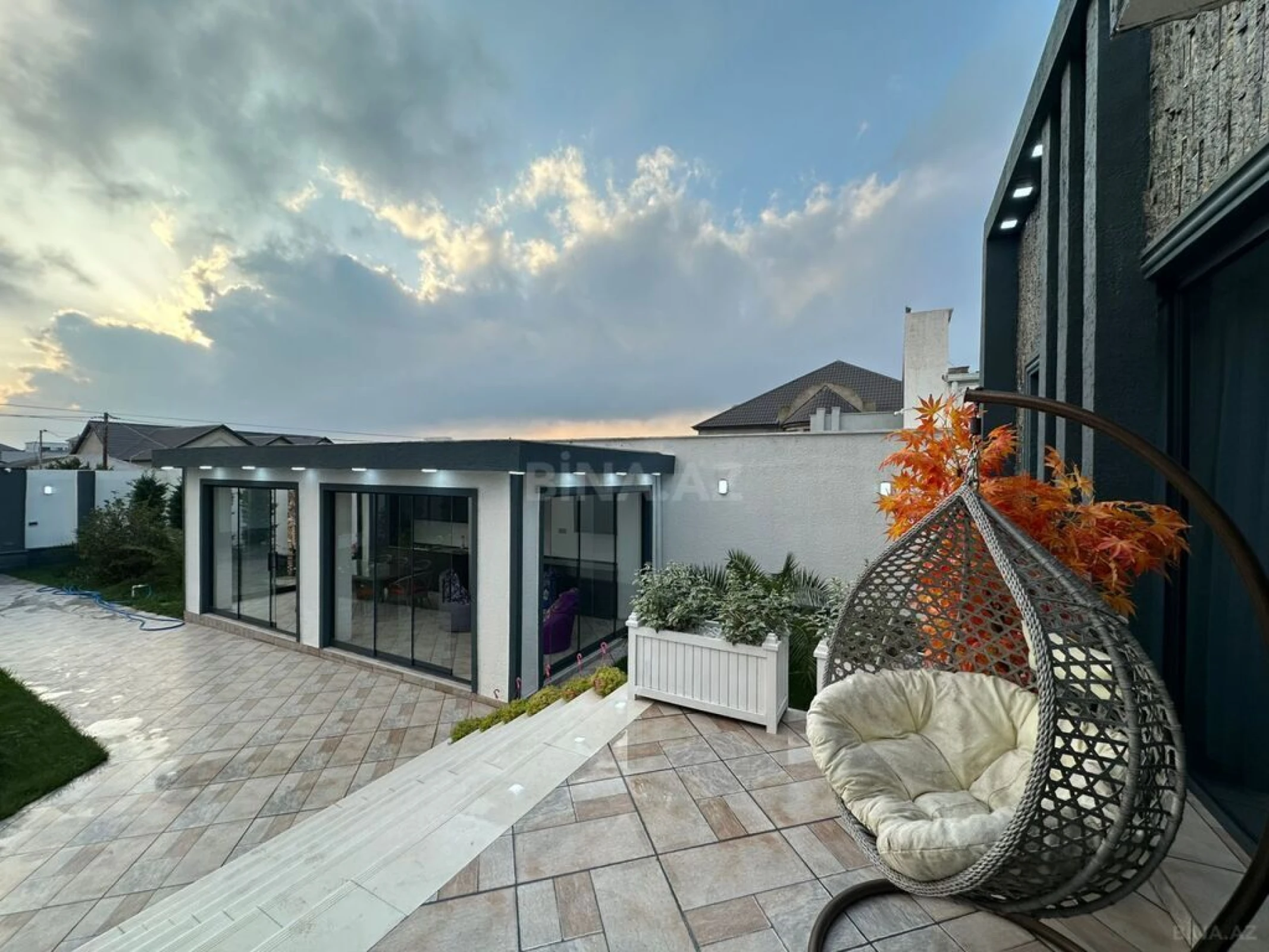 Satılır 4 otaqlı həyət evi 200 m²