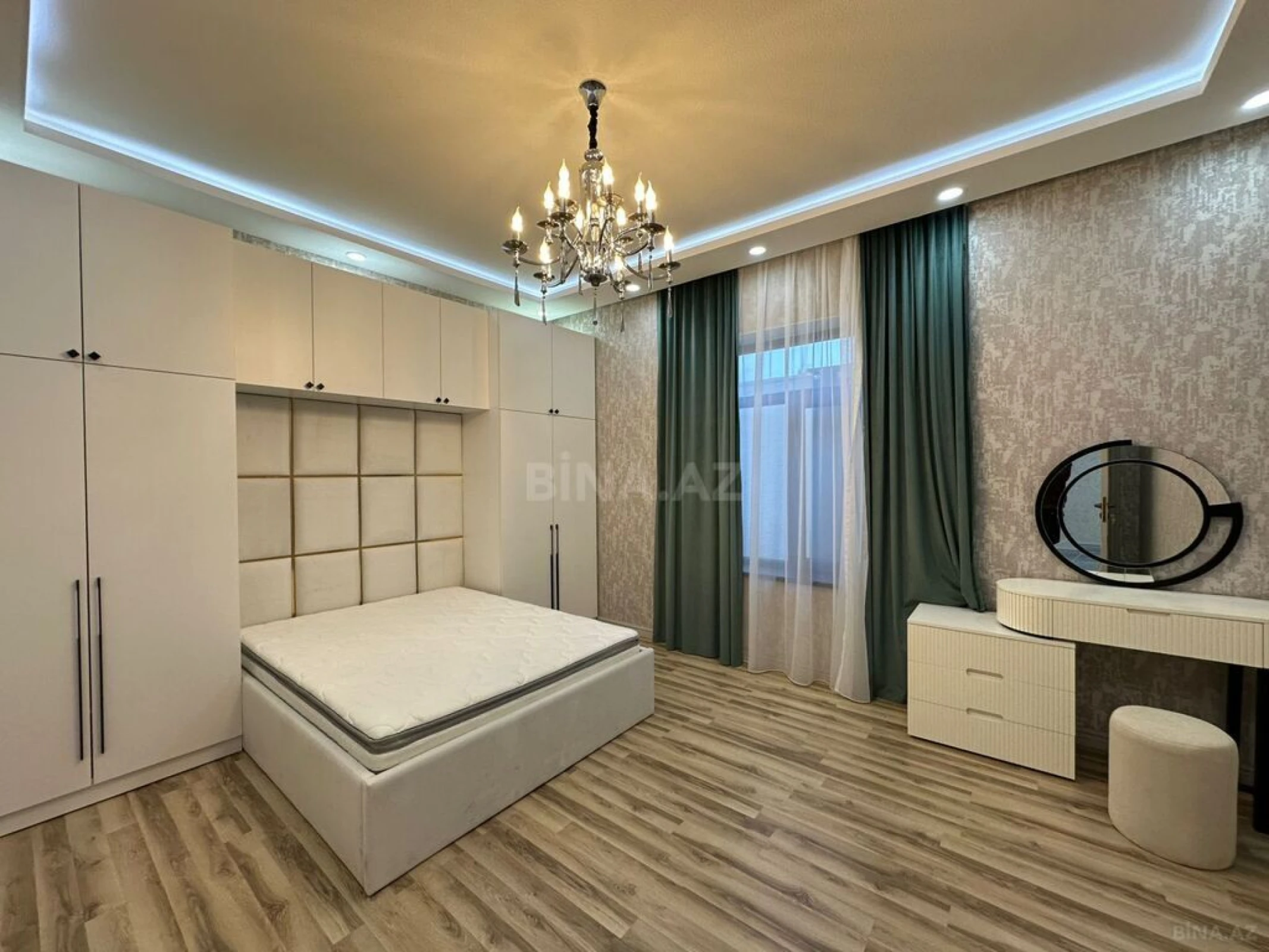 Satılır 4 otaqlı həyət evi 200 m²