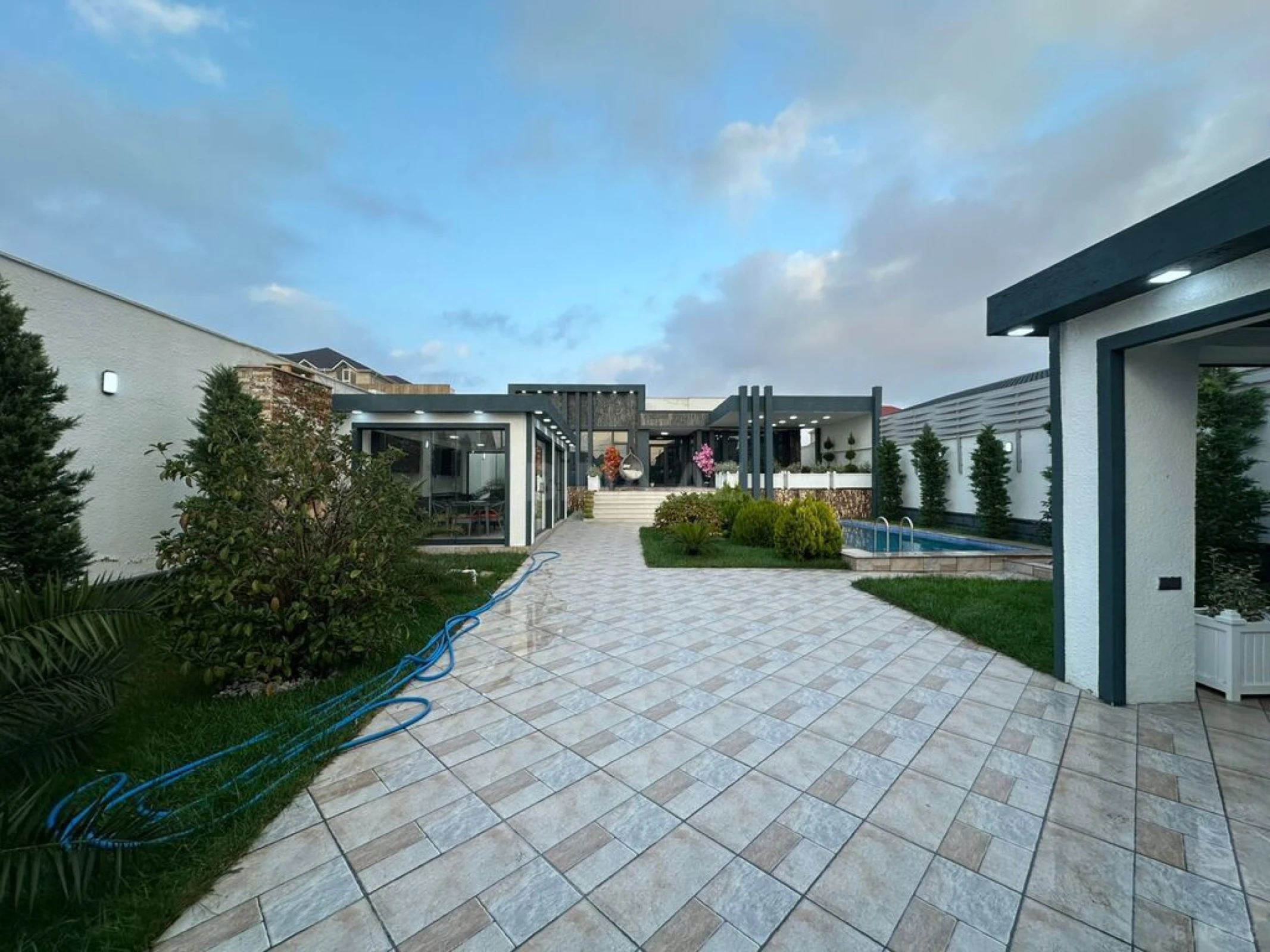 Satılır 4 otaqlı həyət evi 200 m²