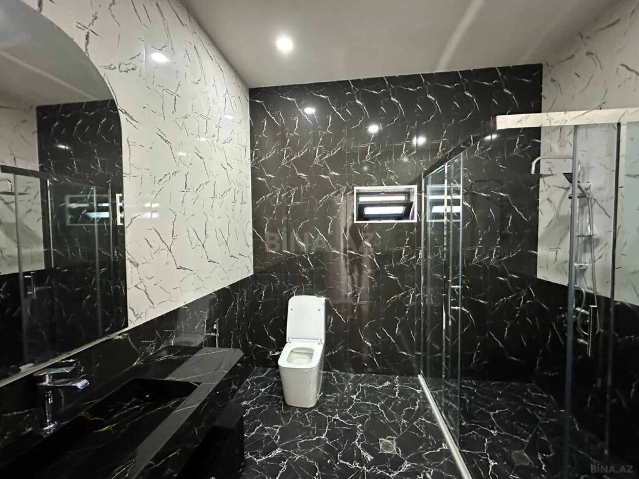 Satılır 4 otaqlı həyət evi 200 m²