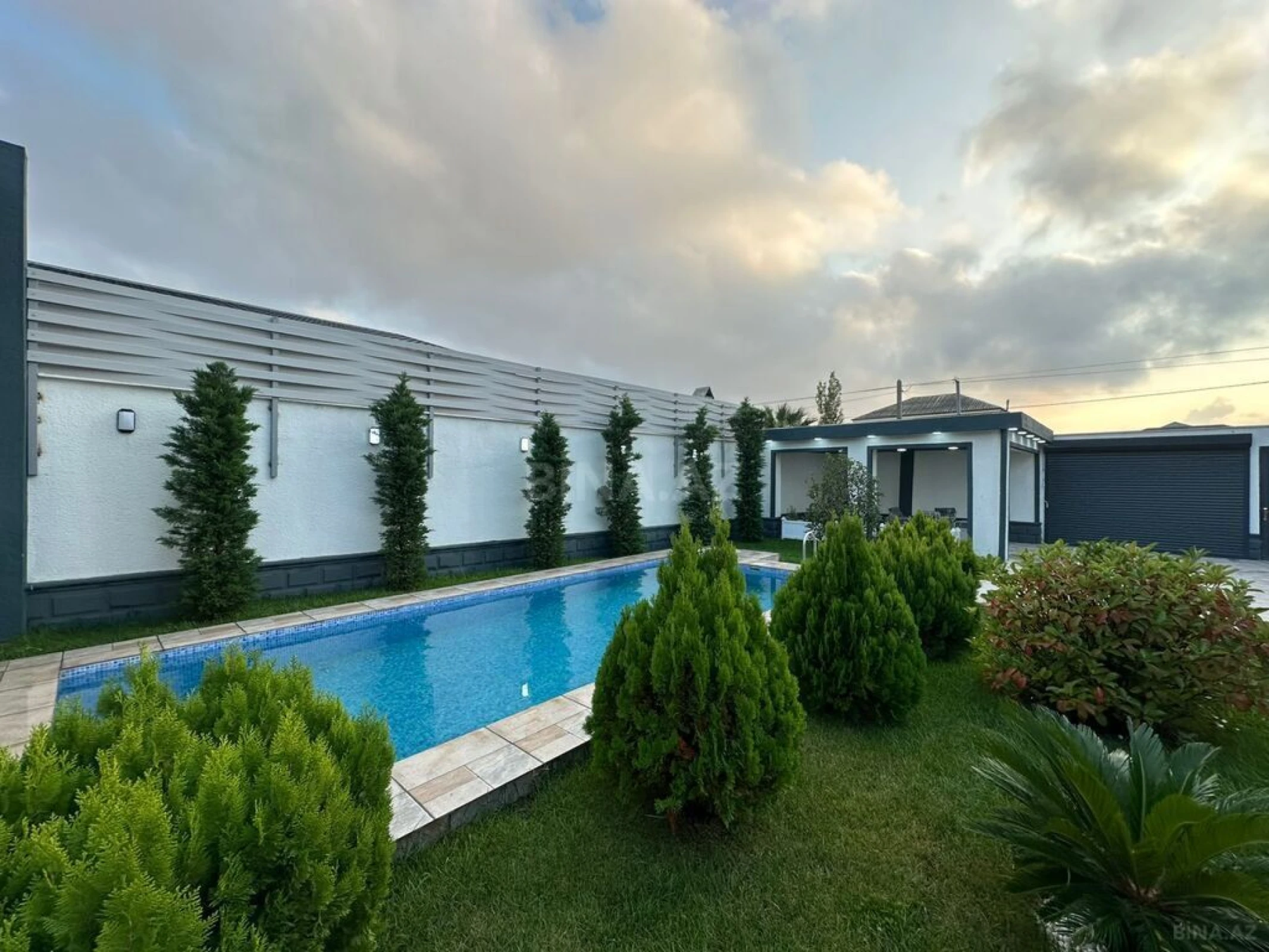 Satılır 4 otaqlı həyət evi 200 m²