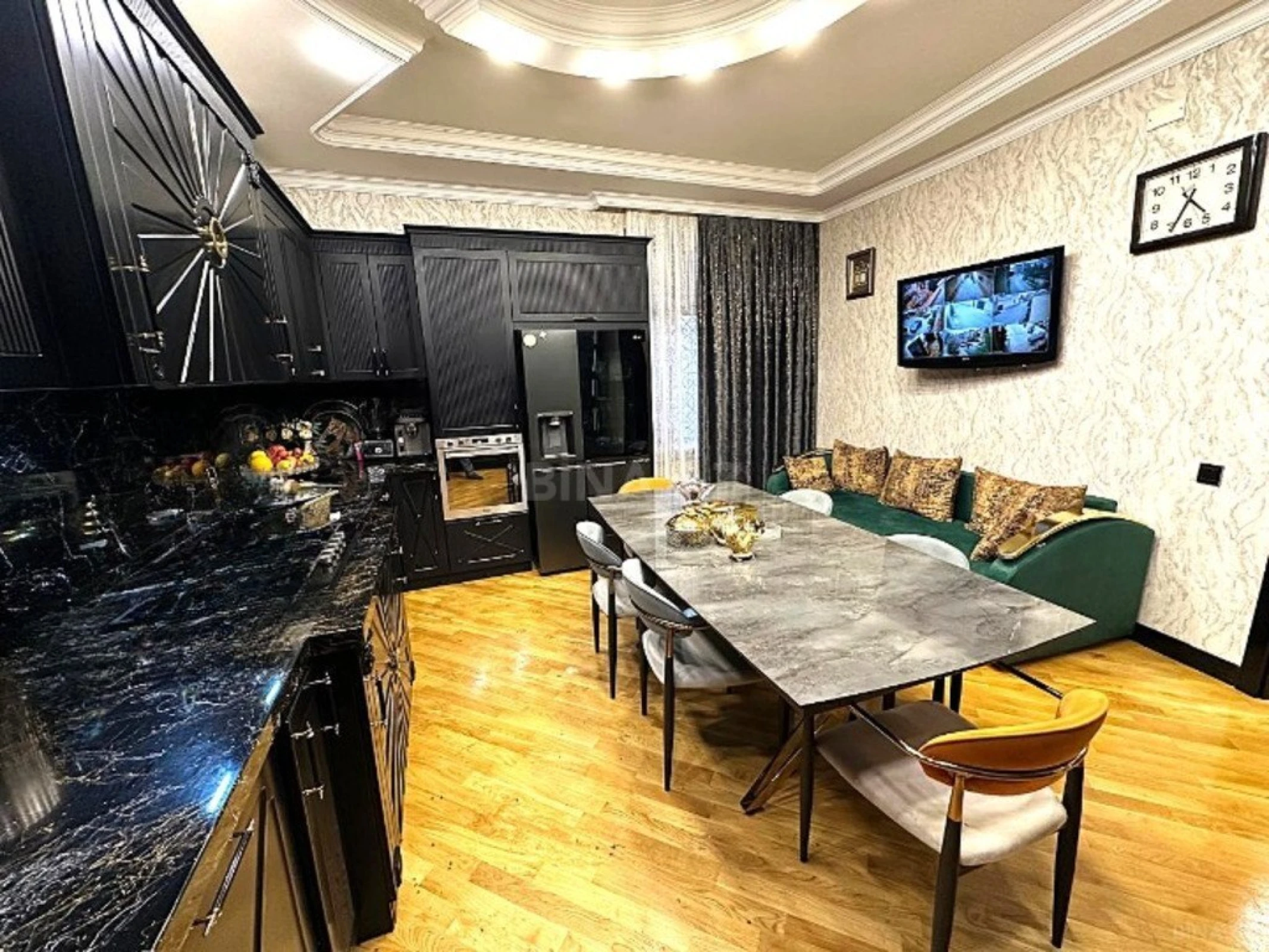 Satılır 5 otaqlı həyət evi 500 m²