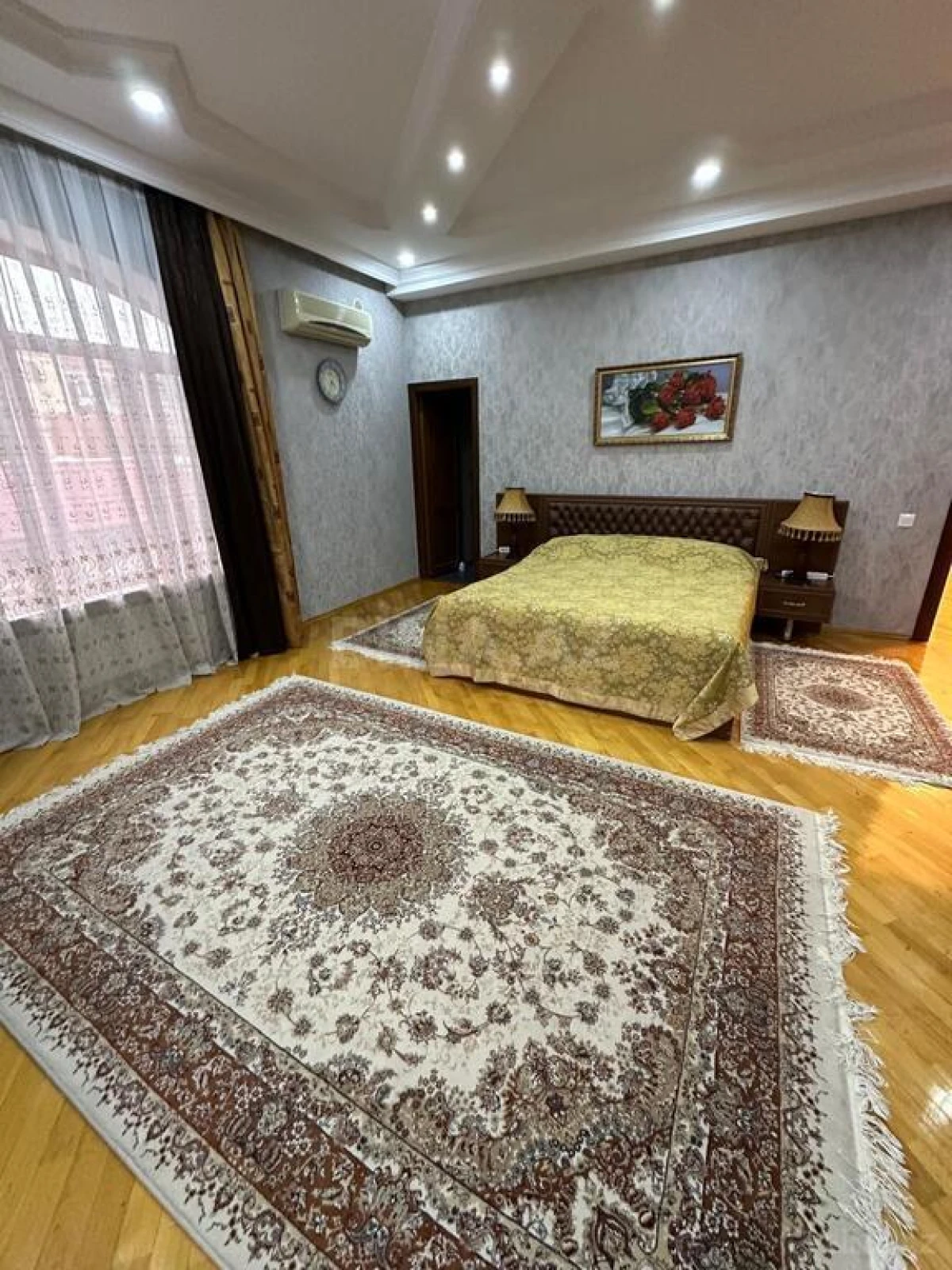 Satılır 5 otaqlı həyət evi 500 m²