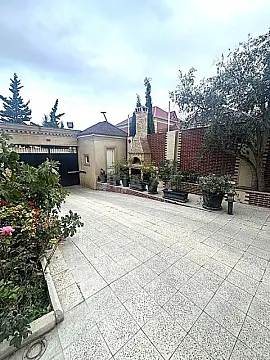 Satılır 5 otaqlı həyət evi 500 m²