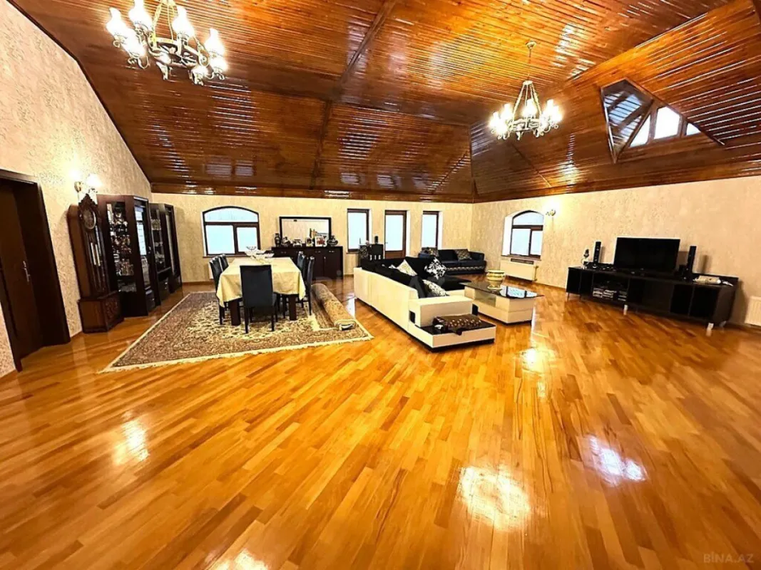 Satılır 5 otaqlı həyət evi 500 m²