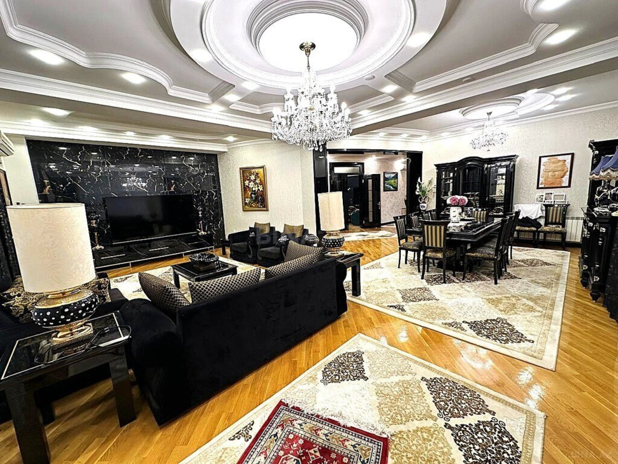 Satılır 5 otaqlı həyət evi 500 m²