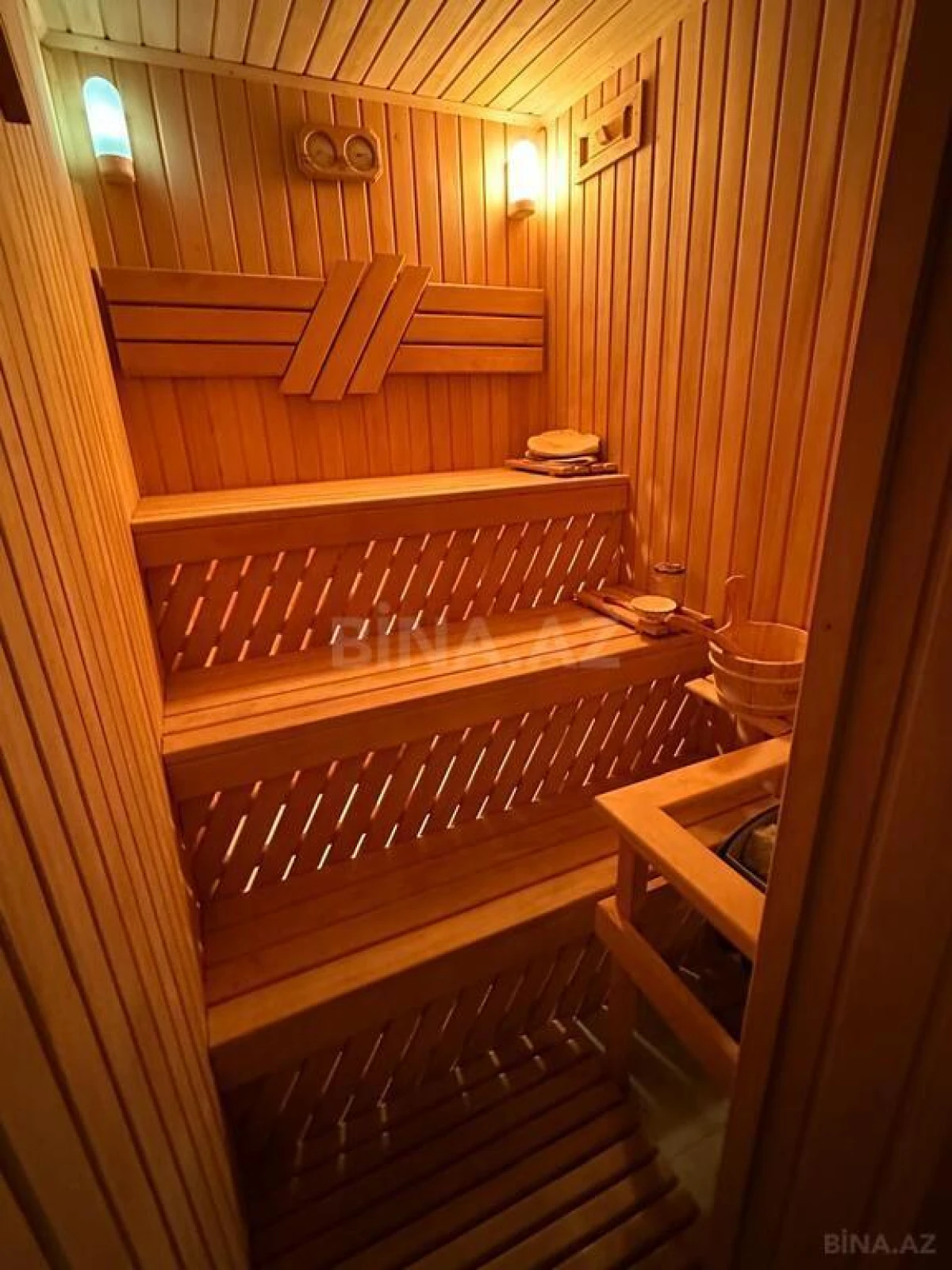 Satılır 5 otaqlı həyət evi 500 m²