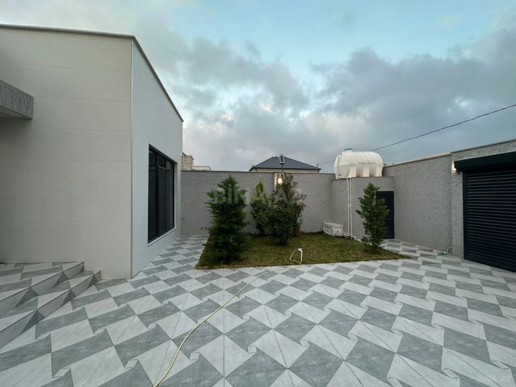 Satılır 4 otaqlı həyət evi 170 m²