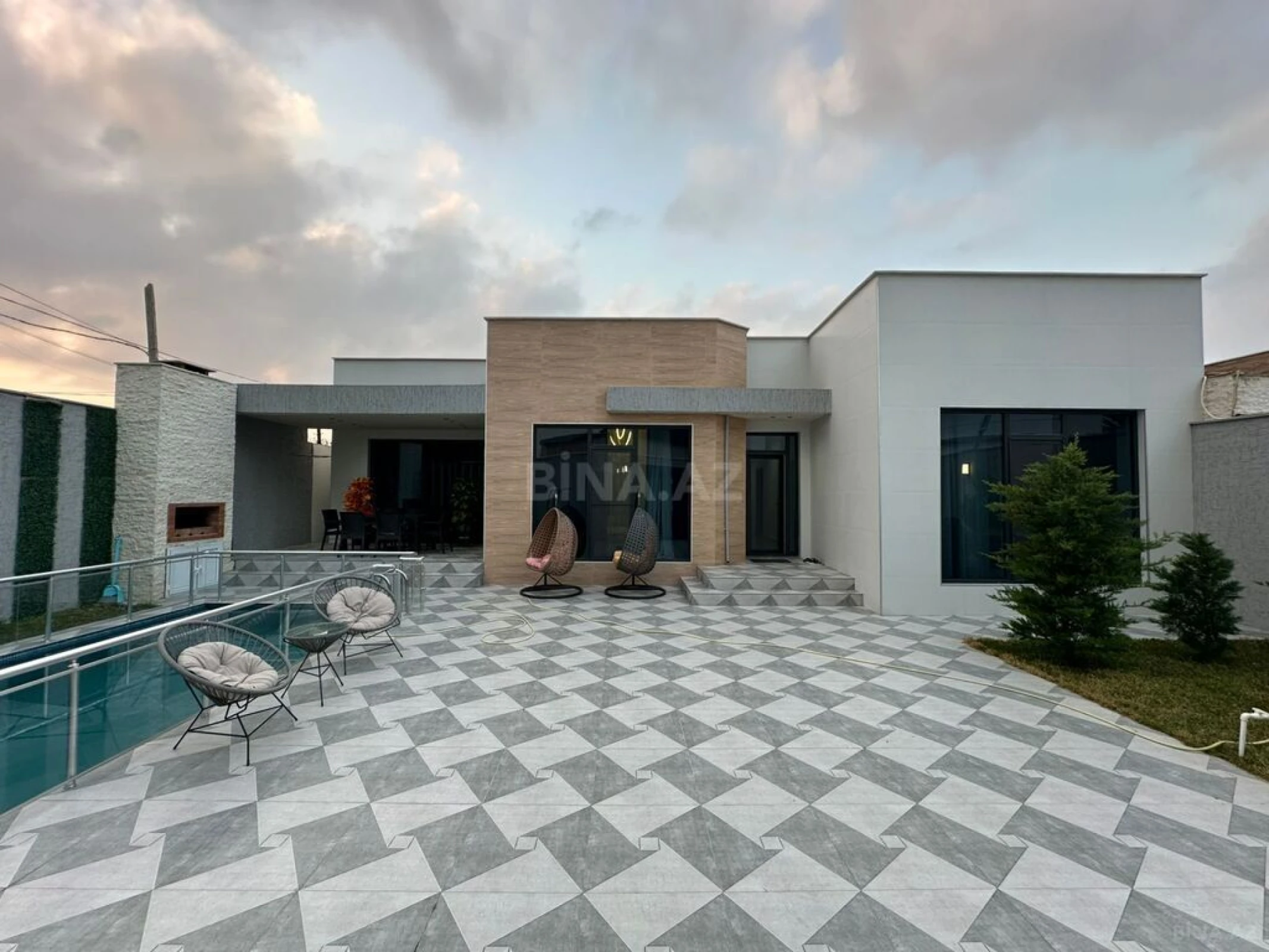 Satılır 4 otaqlı həyət evi 170 m²