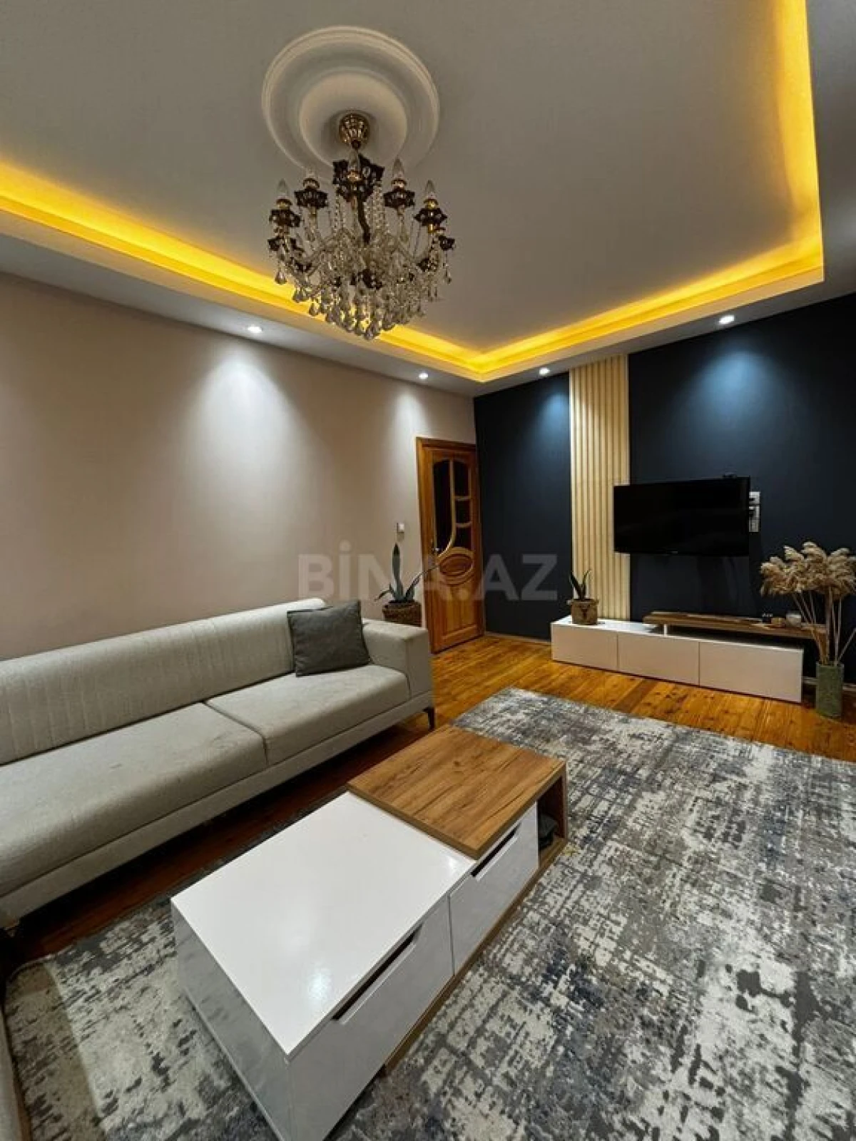 Satılır 5 otaqlı mənzil 120 m²
