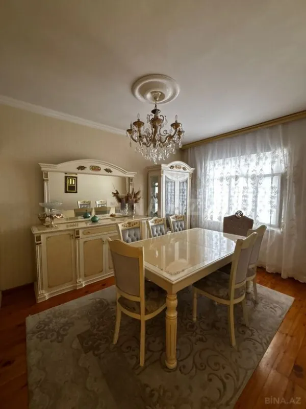 Satılır 5 otaqlı mənzil 120 m²