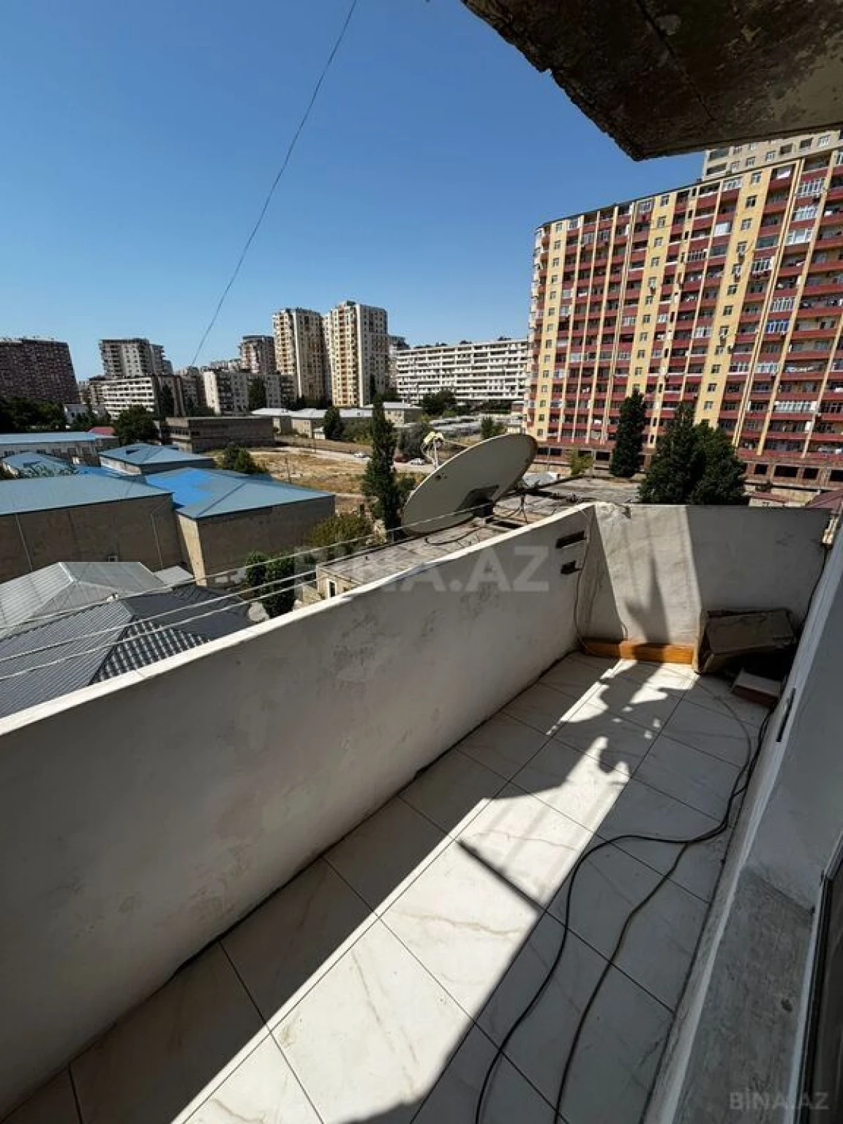Satılır 5 otaqlı mənzil 120 m²