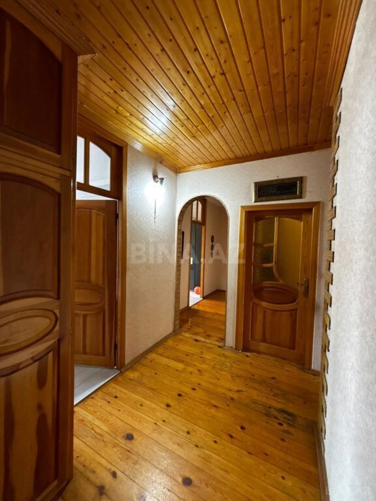 Satılır 5 otaqlı mənzil 120 m²