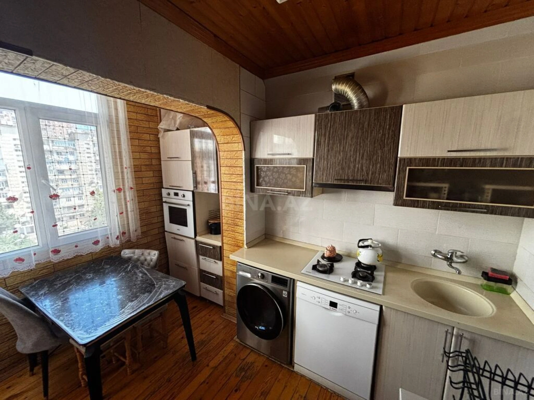 Satılır 5 otaqlı mənzil 120 m²