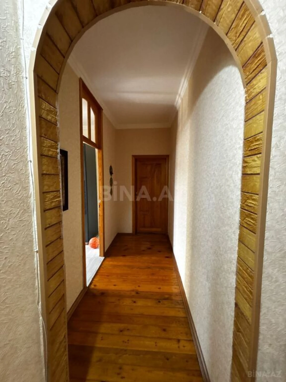 Satılır 5 otaqlı mənzil 120 m²