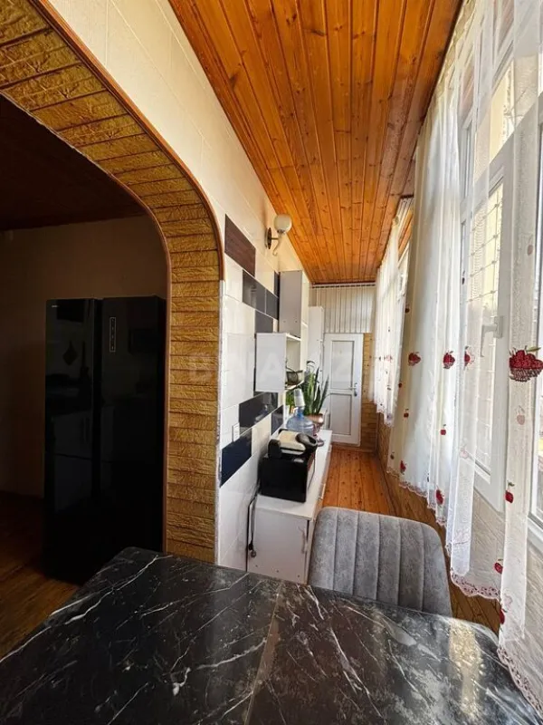 Satılır 5 otaqlı mənzil 120 m²