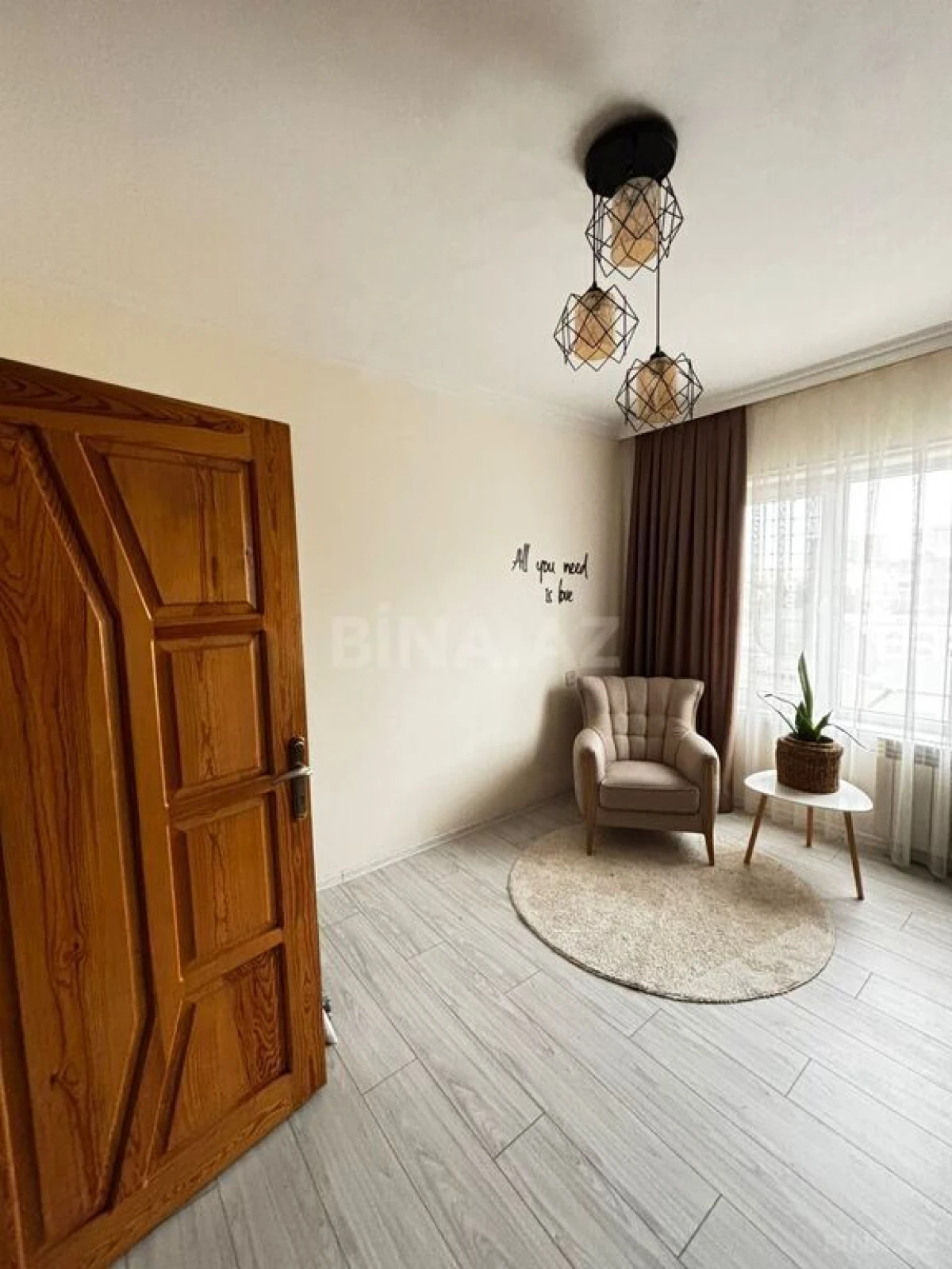 Satılır 5 otaqlı mənzil 120 m²
