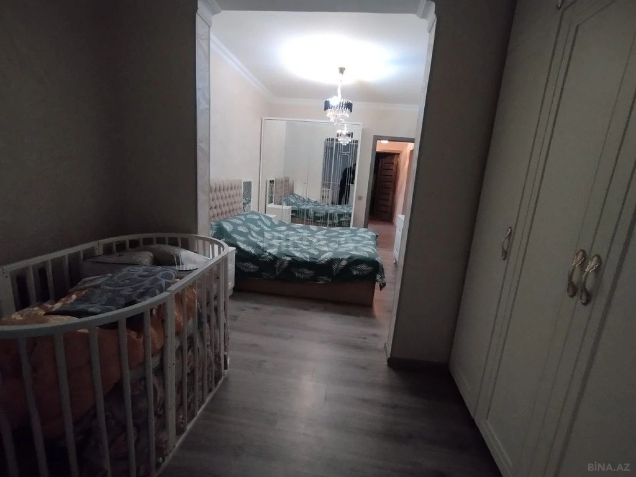 Satılır 4 otaqlı mənzil 105 m²