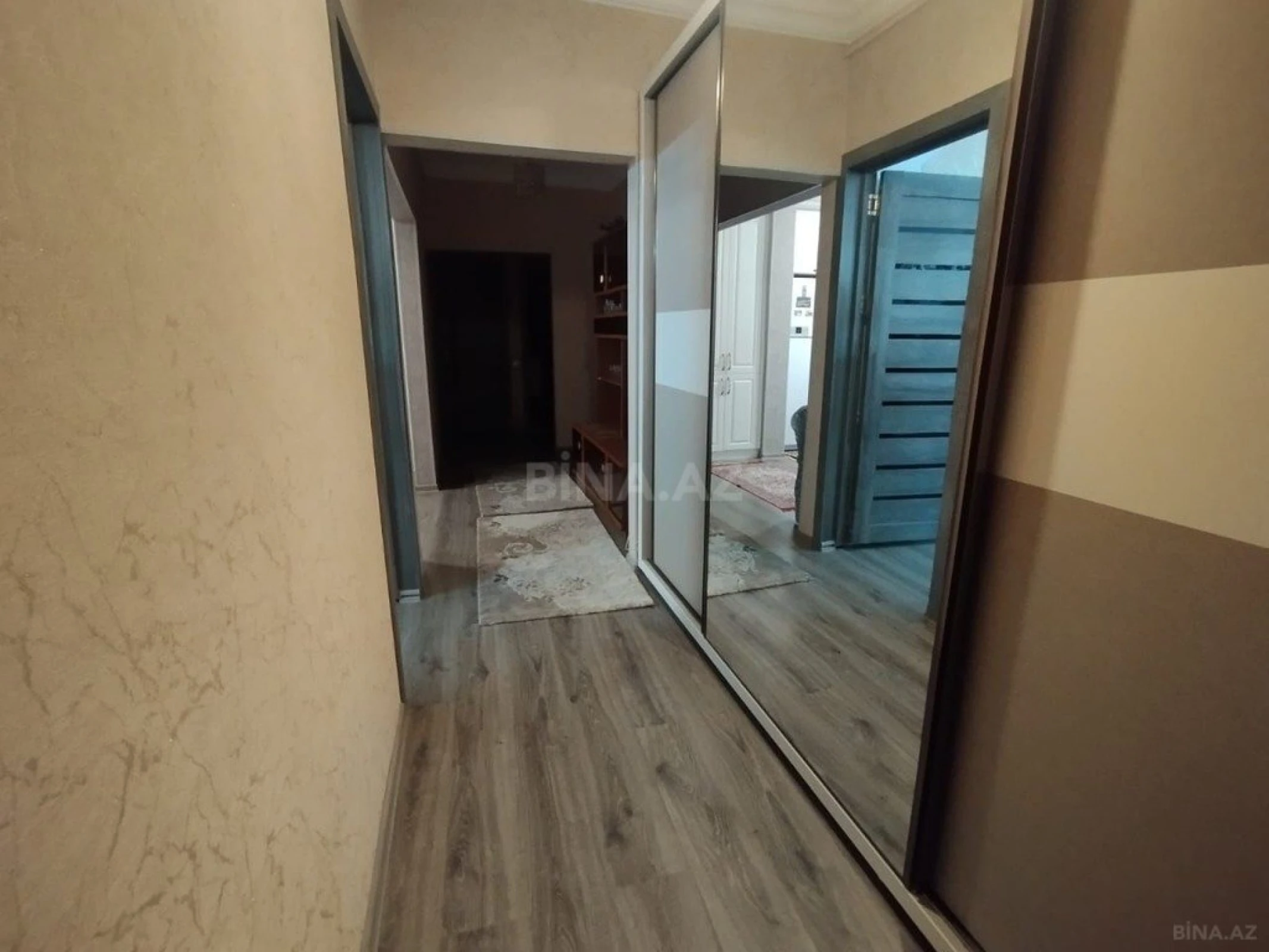 Satılır 4 otaqlı mənzil 105 m²