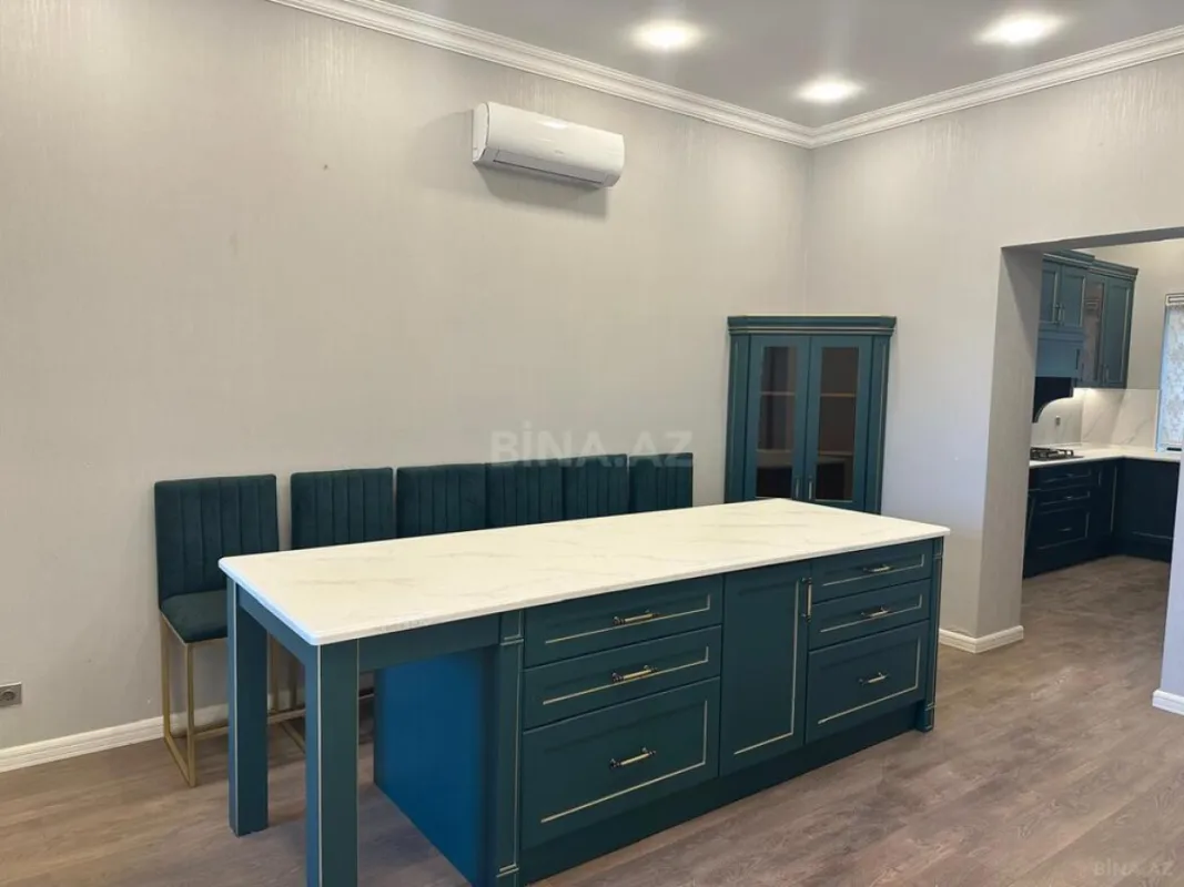 Satılır 5 otaqlı həyət evi 300 m²