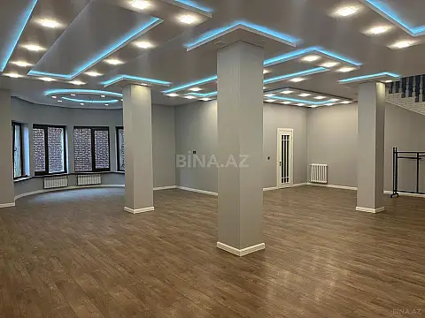 Satılır 5 otaqlı həyət evi 300 m²