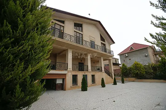 Satılır 5 otaqlı həyət evi 300 m²