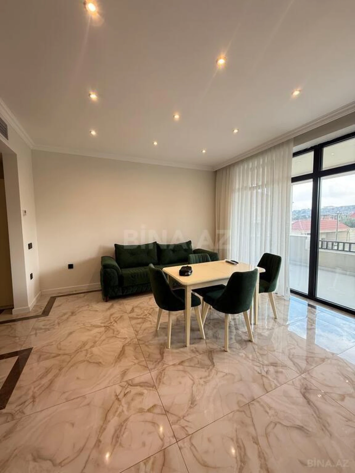 Satılır 2 otaqlı mənzil 81.3 m²