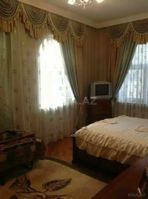 Satılır 6 otaqlı həyət evi 408 m²