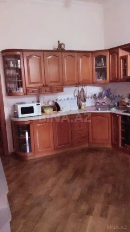 Satılır 6 otaqlı həyət evi 408 m²