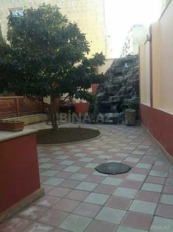 Satılır 6 otaqlı həyət evi 408 m²