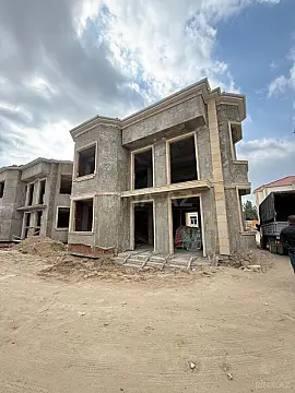 Satılır 8 otaqlı həyət evi 400 m²