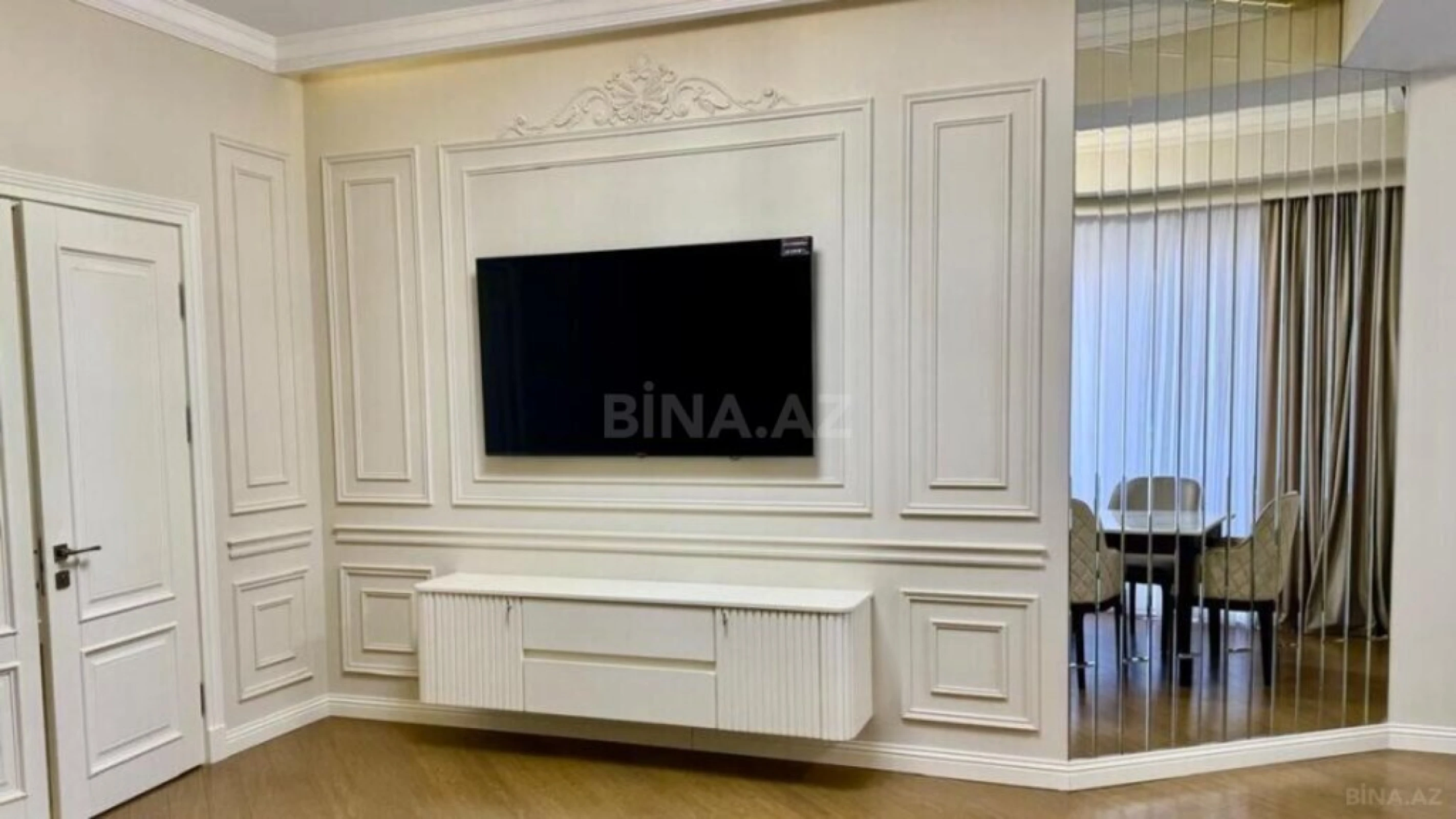 Satılır 4 otaqlı mənzil 205 m²