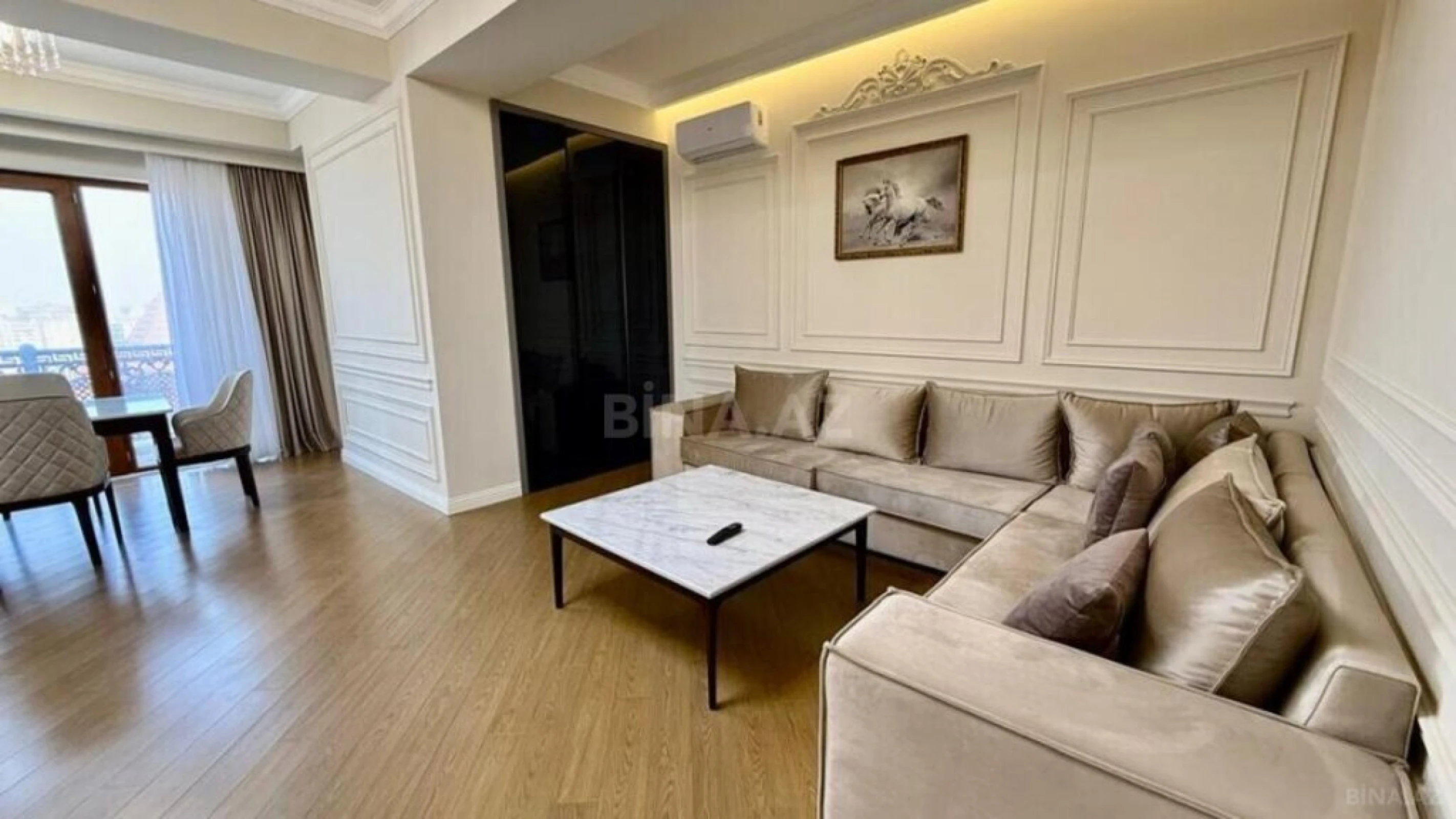 Satılır 4 otaqlı mənzil 205 m²