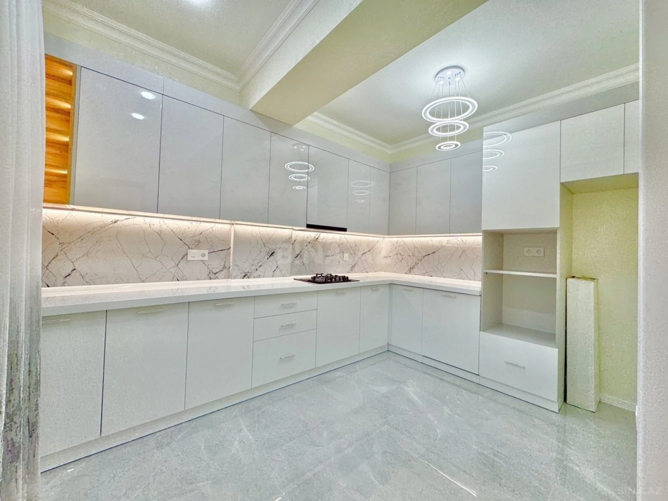 Satılır 3 otaqlı mənzil 96 m²