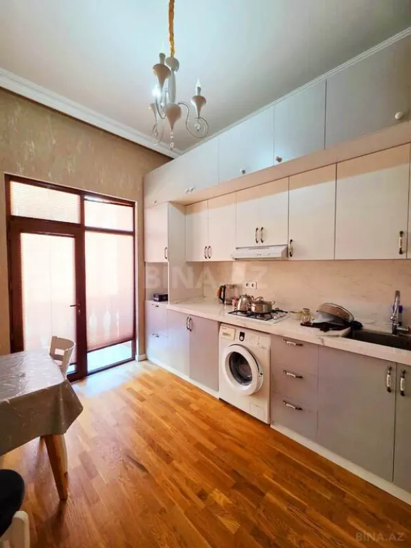 Satılır 3 otaqlı mənzil 101 m²