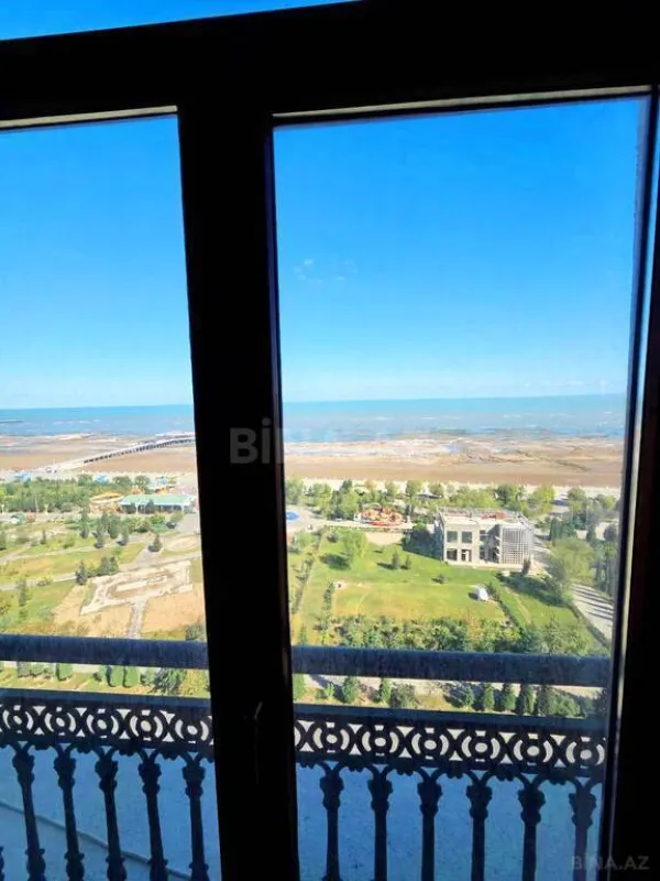 Satılır 3 otaqlı mənzil 101 m²