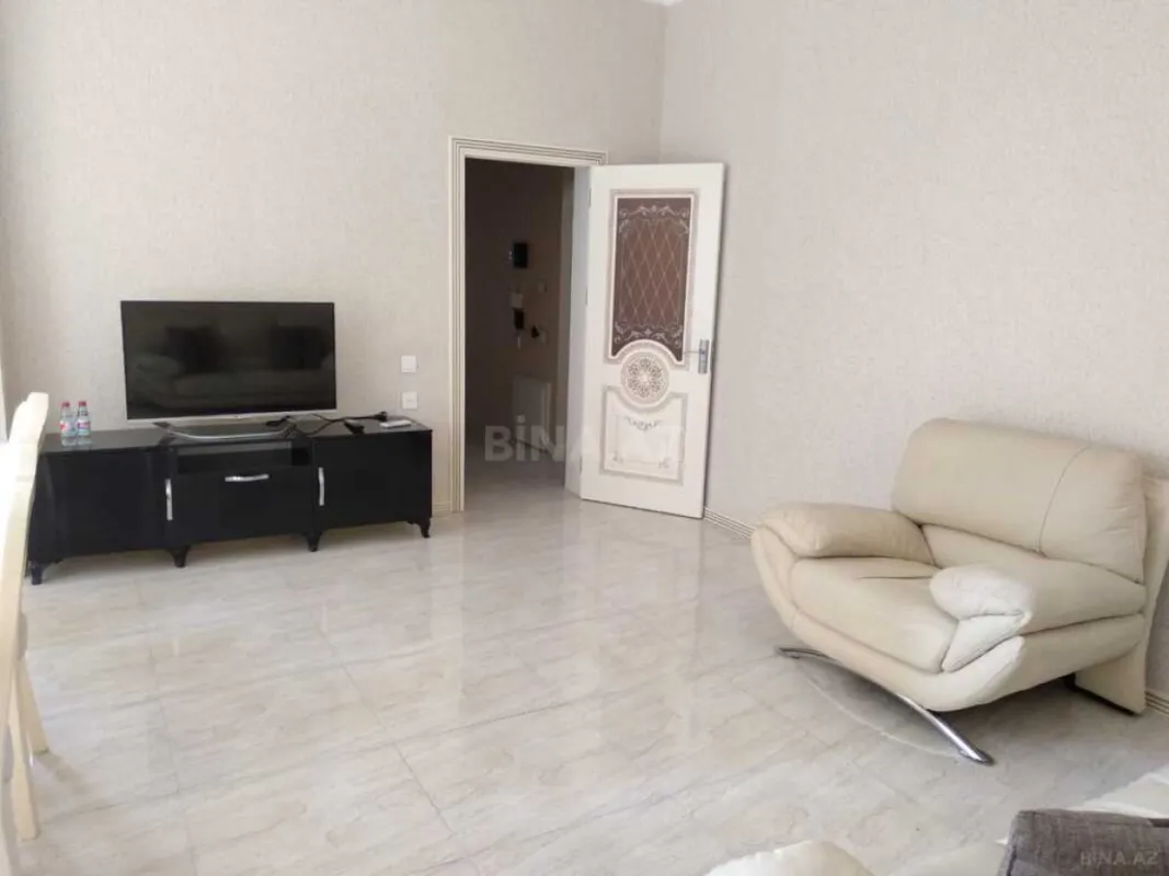 Kirayə verilir 3 otaqlı mənzil 91 m²