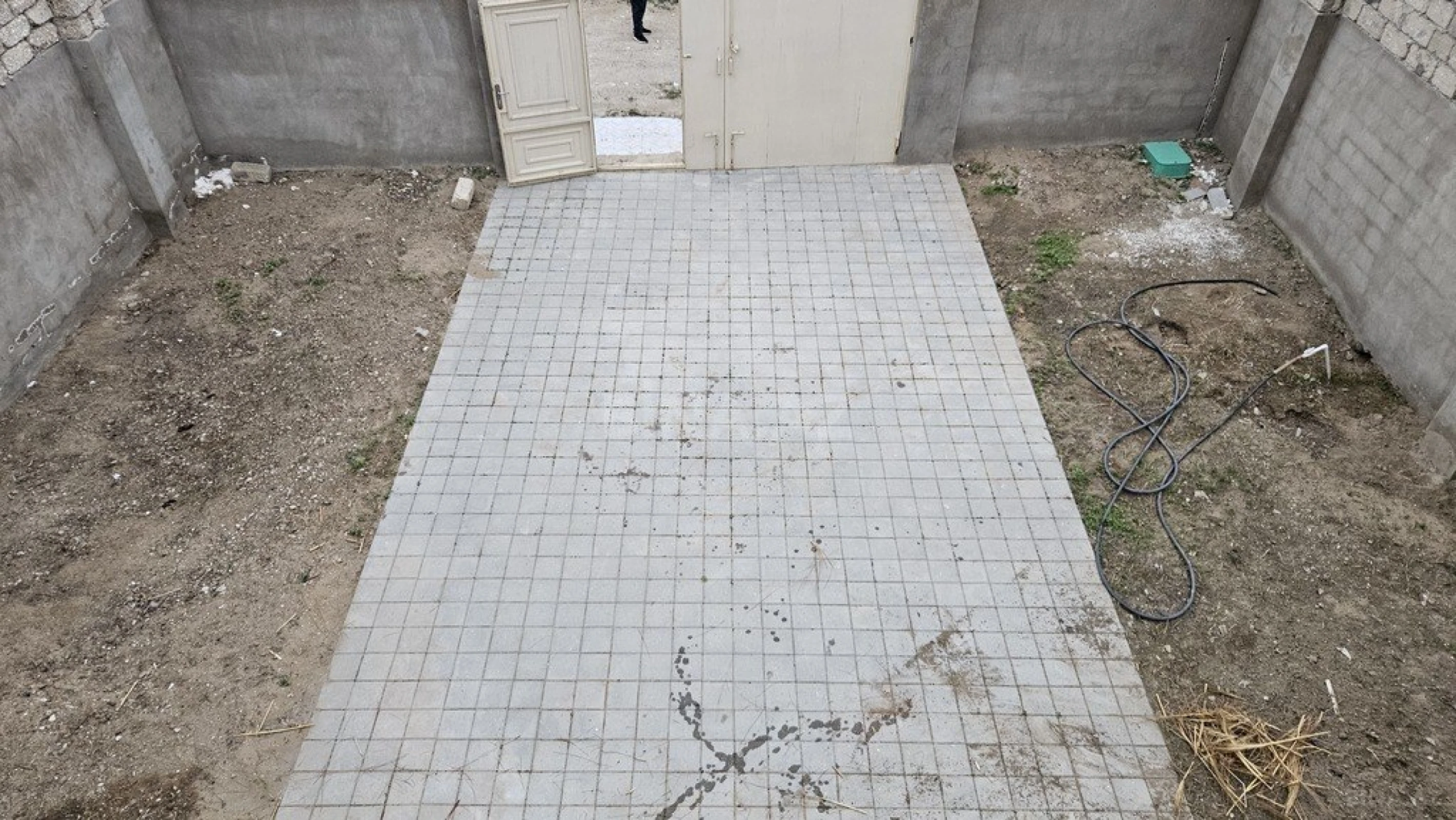 Satılır 4 otaqlı həyət evi 280 m²