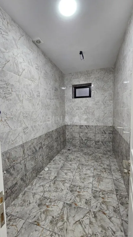 Satılır 4 otaqlı həyət evi 280 m²