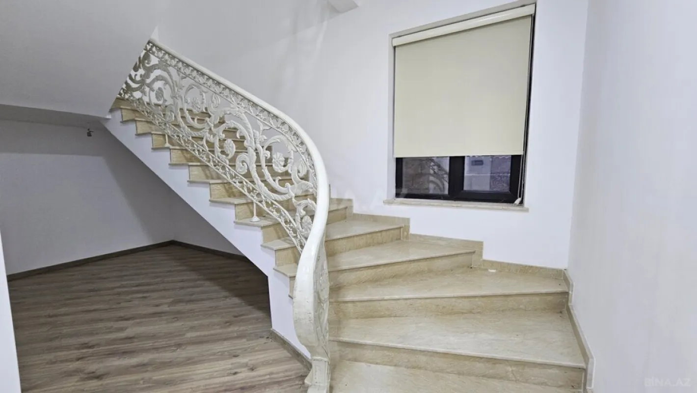 Satılır 4 otaqlı həyət evi 280 m²