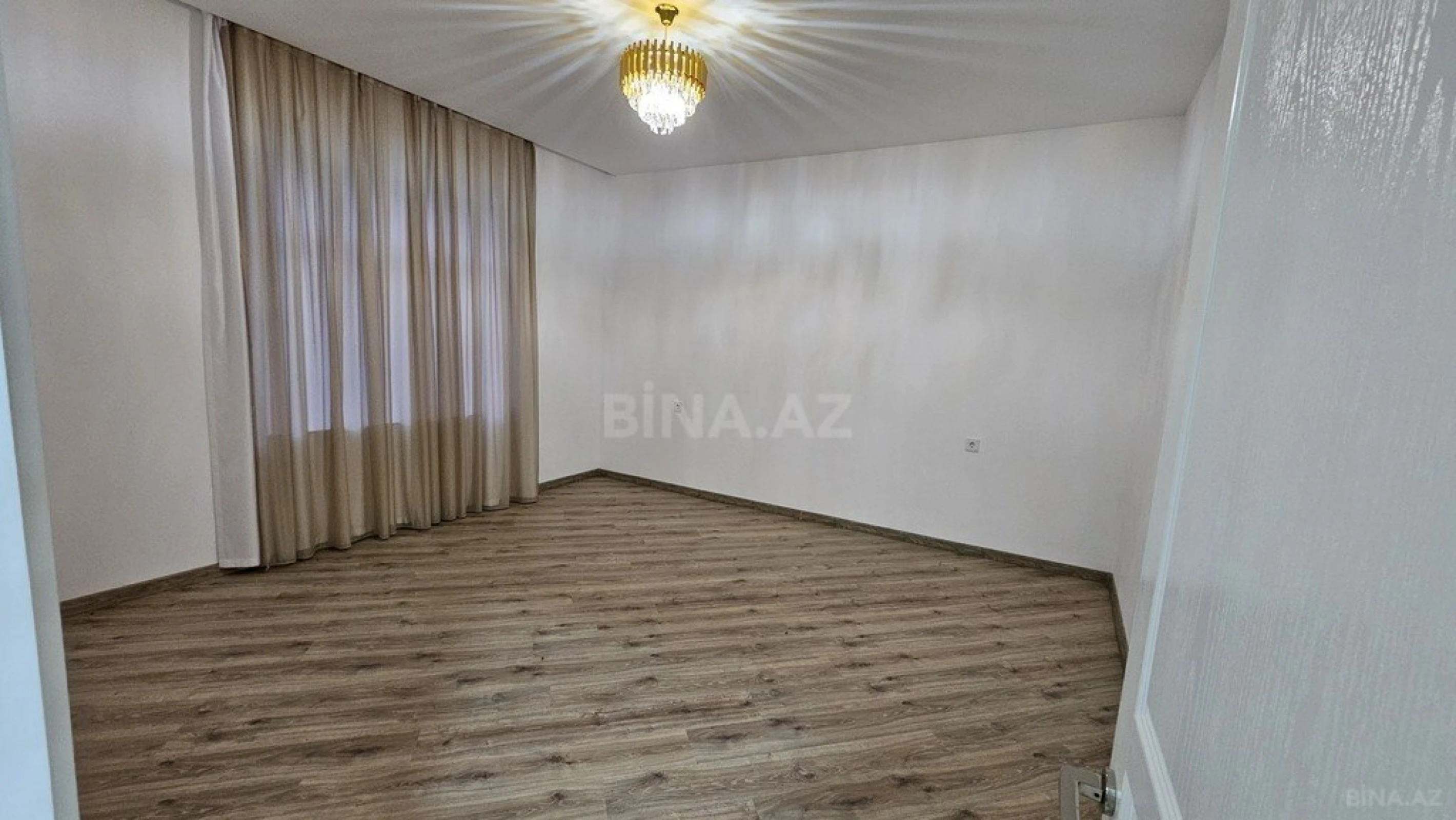 Satılır 4 otaqlı həyət evi 280 m²