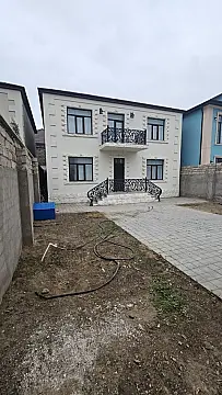 Satılır 4 otaqlı həyət evi 280 m²