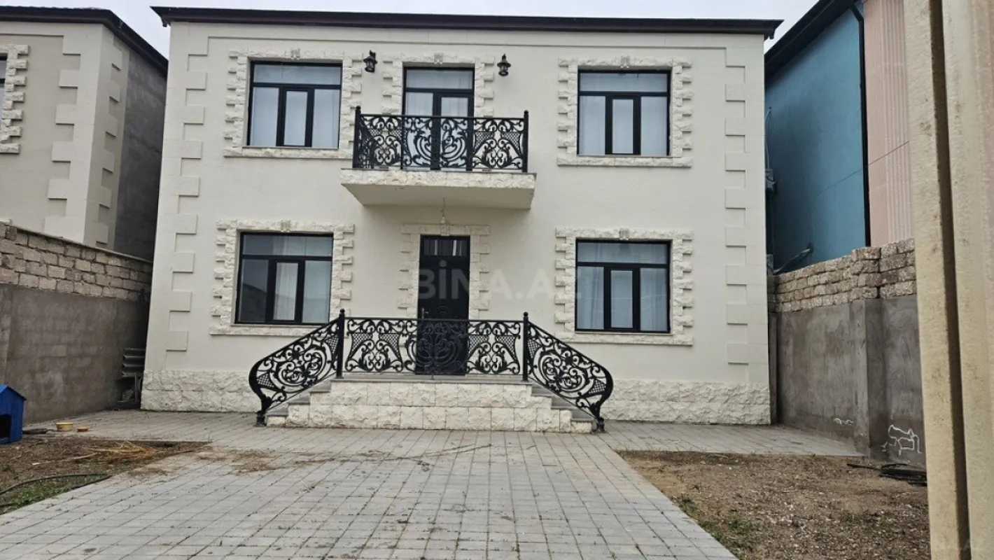 Satılır 4 otaqlı həyət evi 280 m²