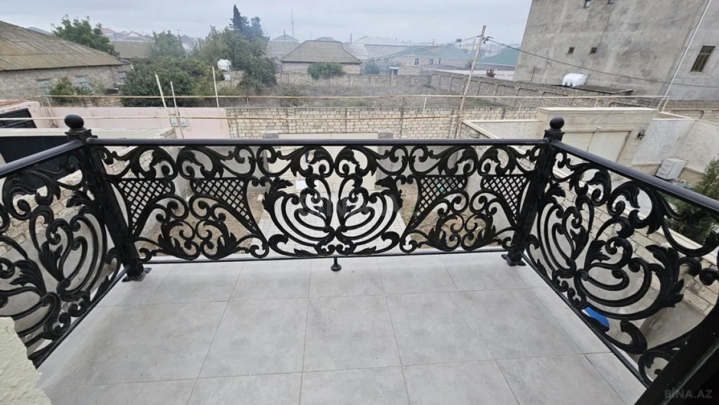 Satılır 4 otaqlı həyət evi 280 m²